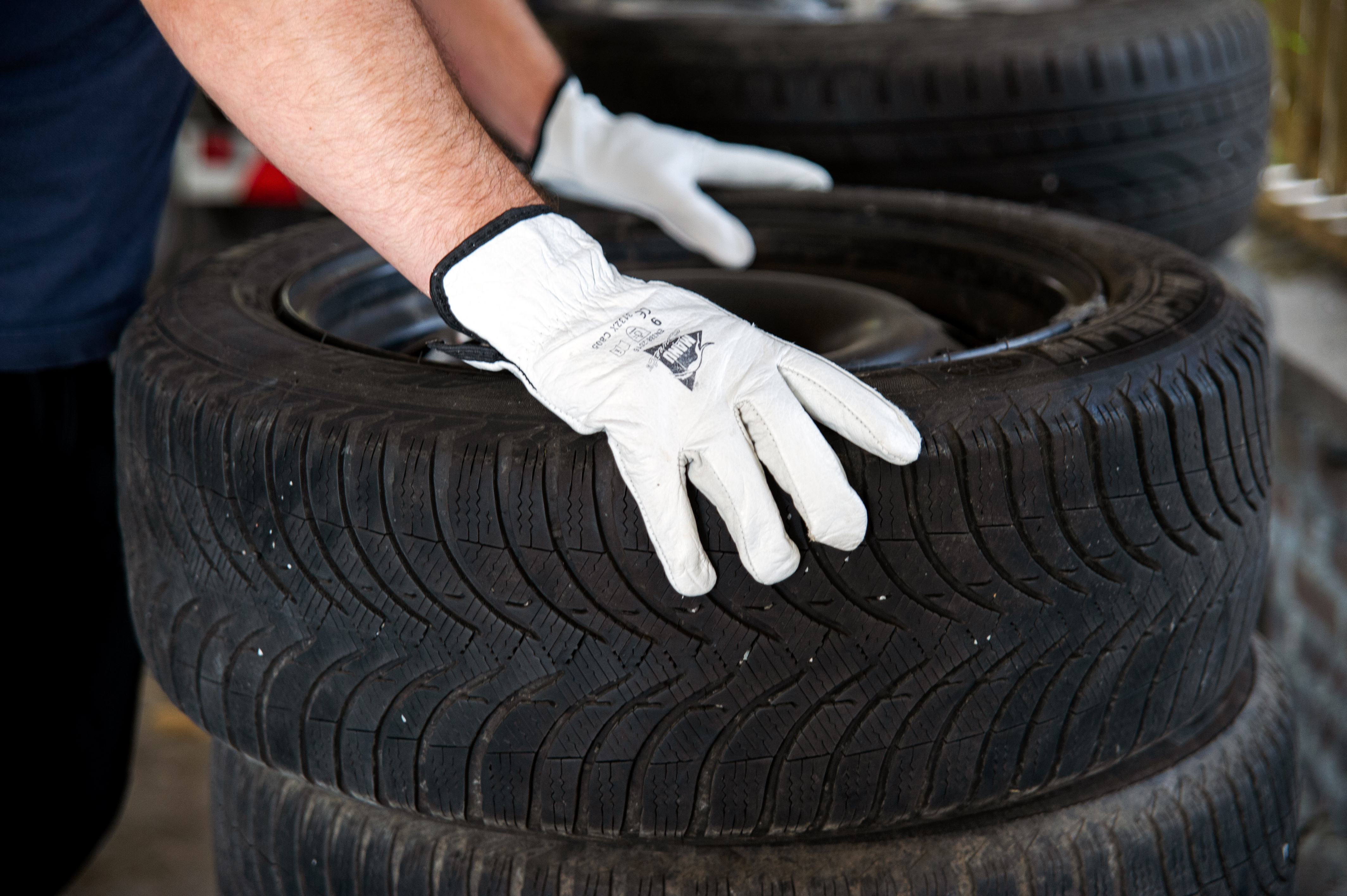 GANTS OMP POUR MÉCANICIEN D'ATELIER AUTOMOBILE